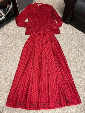 Vintage 90s 2 pc Red black pattern Long Sleeve blouse and Maxi skirt set